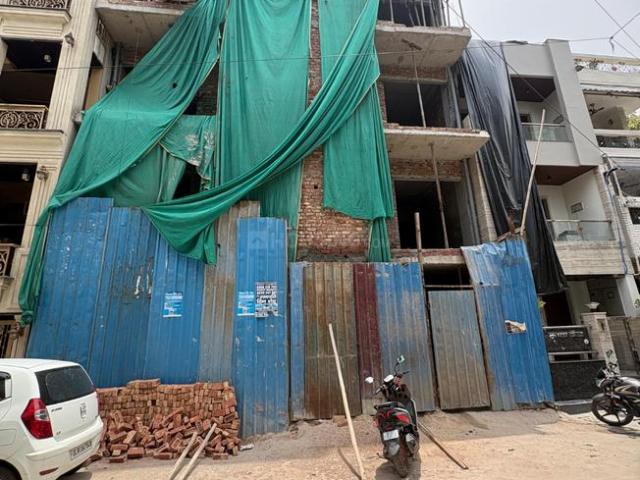 3 BHK Apartment in Mansarover Garden for resale New Delhi. The reference number is 20737297