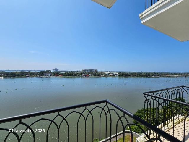 3 BHK Apartment in Marine Drive for resale Kochi. The reference number is 19581478