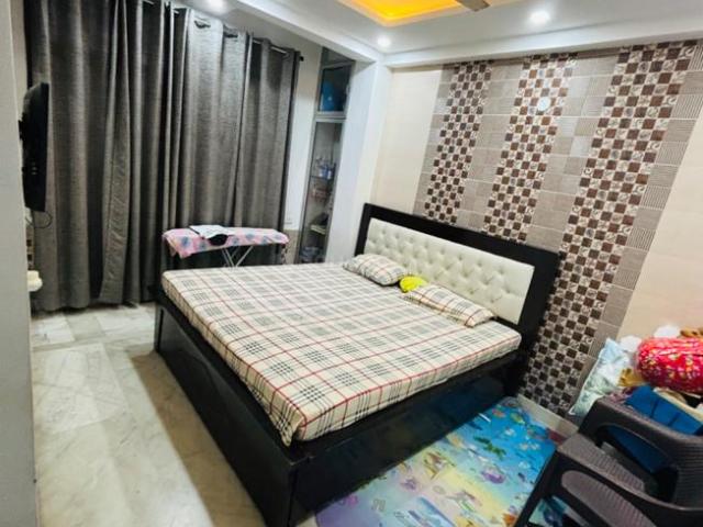 3 BHK Apartment in Mehrauli for resale New Delhi. The reference number is 14950005