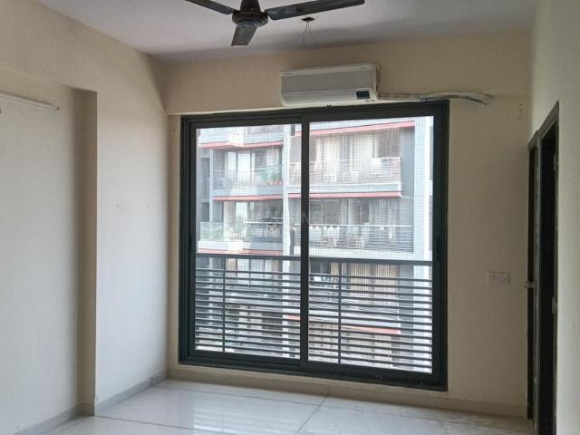 3 BHK Apartment in Memnagar for rent Ahmedabad. The reference number is 19831412