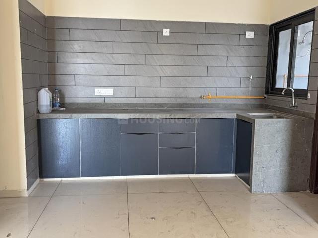 3 BHK Apartment in Memnagar for rent Ahmedabad. The reference number is 19898799