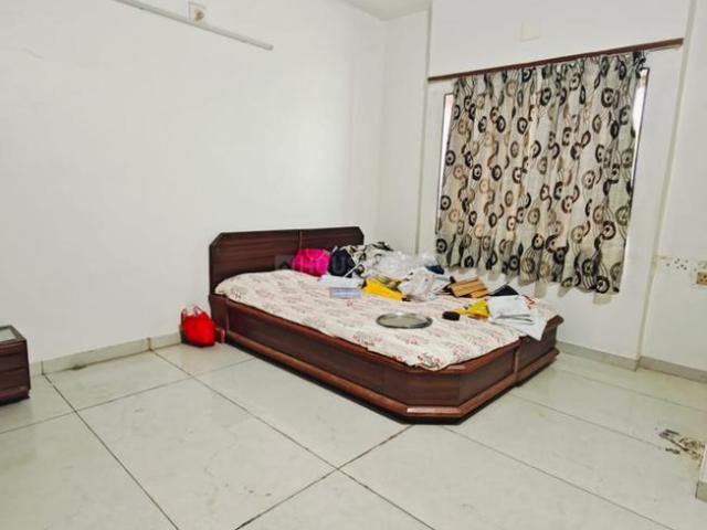 3 BHK Apartment in Memnagar for rent Ahmedabad. The reference number is 20164401