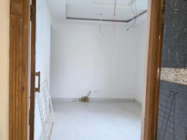 3 BHK Apartment in Miyapur for resale Hyderabad. The reference number is 20628153