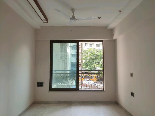 3 BHK Apartment in Mira Road East for resale Mumbai. The reference number is 13086402