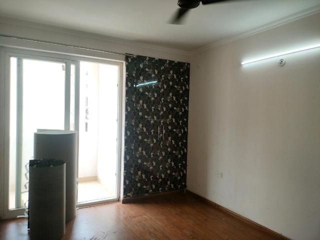 3 BHK Apartment in Noida Extension for rent Greater Noida. The reference number is 14460302