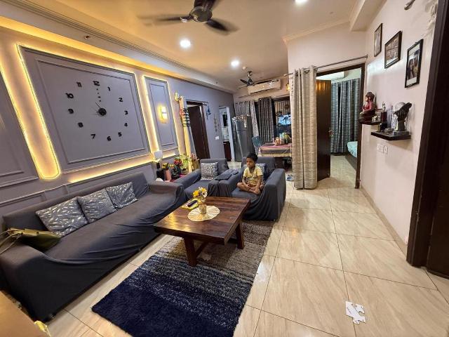 3 BHK Apartment in Noida Extension for rent Greater Noida. The reference number is 17956415