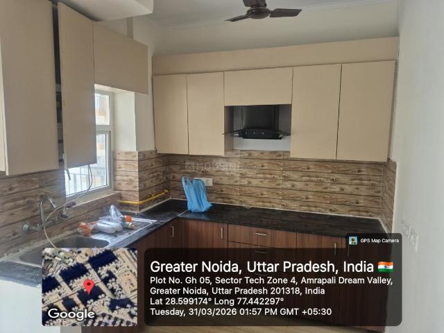 3 BHK Apartment in Noida Extension for rent Greater Noida. The reference number is 19931125