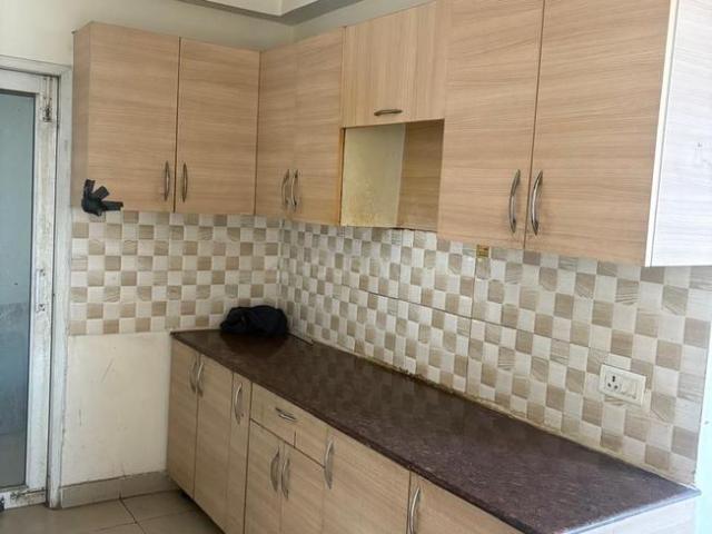 3 BHK Apartment in Noida Extension for rent Greater Noida. The reference number is 19050419