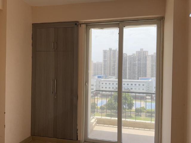 3 BHK Apartment in Noida Extension for rent Greater Noida. The reference number is 20515421