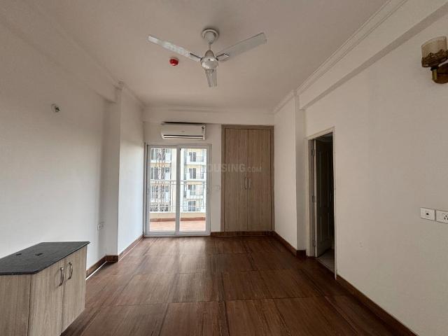 3 BHK Apartment in Noida Extension for rent Greater Noida. The reference number is 20899246