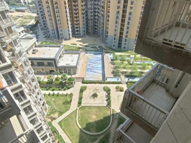 3 BHK Apartment in Noida Extension for rent Greater Noida. The reference number is 20046377
