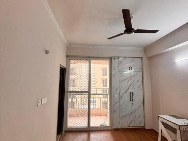 3 BHK Apartment in Noida Extension for rent Greater Noida. The reference number is 20325639