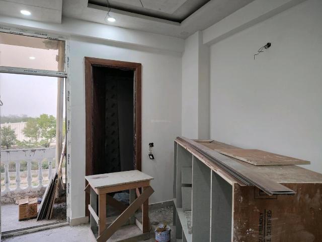 3 BHK Apartment in Noida Extension for resale Greater Noida. The reference number is 18223394