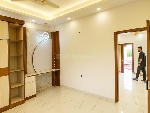 3 BHK Apartment in Noida Extension for resale Greater Noida. The reference number is 18303319