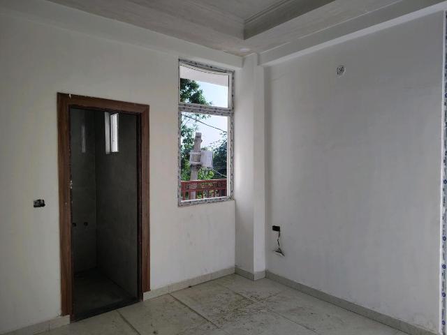 3 BHK Apartment in Noida Extension for resale Greater Noida. The reference number is 18329612