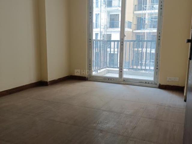 3 BHK Apartment in Noida Extension for resale Greater Noida. The reference number is 19184820