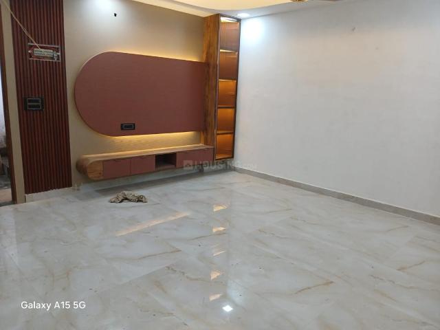 3 BHK Apartment in Noida Extension for resale Greater Noida. The reference number is 19445128
