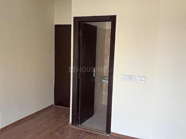 3 BHK Apartment in Noida Extension for resale Greater Noida. The reference number is 19698364