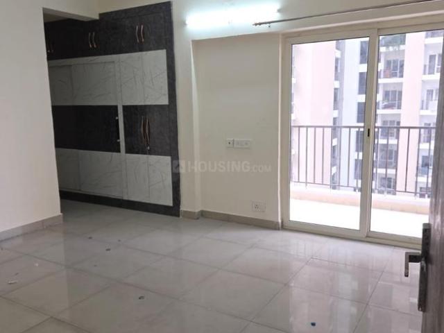 3 BHK Apartment in Noida Extension for resale Greater Noida. The reference number is 19740636