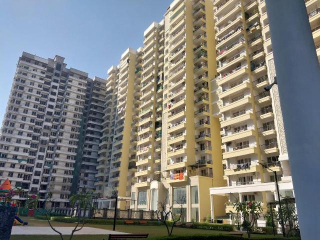 3 BHK Apartment in Noida Extension for resale Greater Noida. The reference number is 19857014