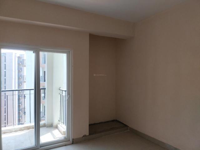 3 BHK Apartment in Noida Extension for resale Greater Noida. The reference number is 19812974