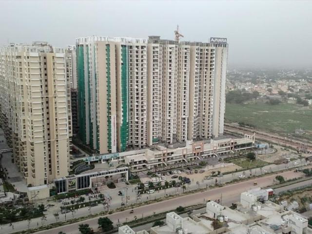 3 BHK Apartment in Noida Extension for resale Greater Noida. The reference number is 19941565