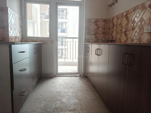 3 BHK Apartment in Noida Extension for resale Greater Noida. The reference number is 19913990