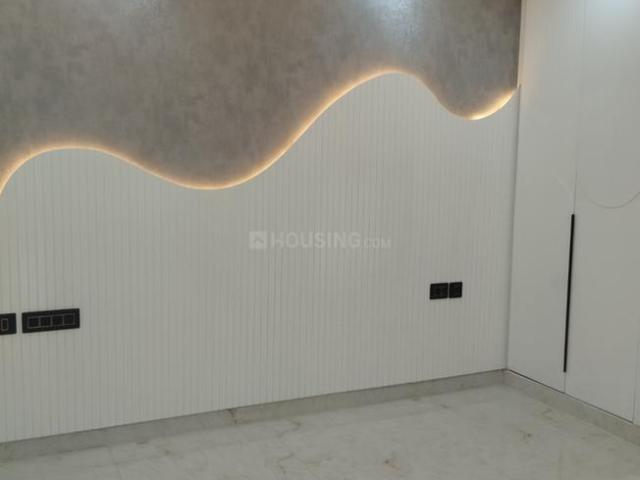 3 BHK Apartment in Noida Extension for resale Greater Noida. The reference number is 20354146