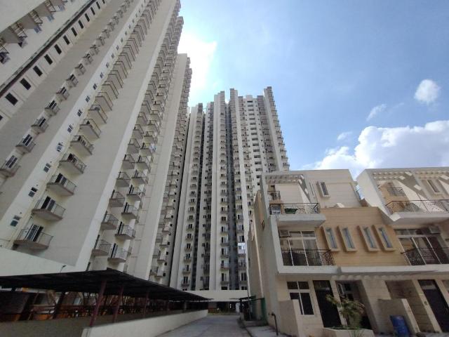 3 BHK Apartment in Noida Extension for resale Greater Noida. The reference number is 20324854