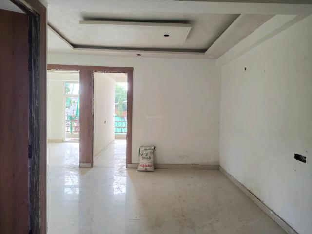3 BHK Apartment in Noida Extension for resale Greater Noida. The reference number is 20810217
