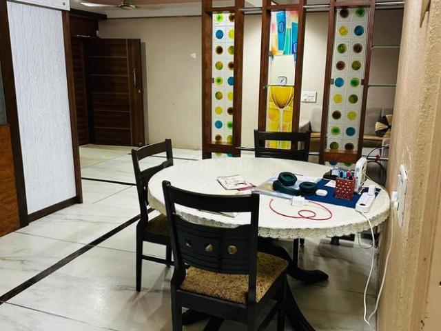 3 BHK Apartment in Navrangpura for rent Ahmedabad. The reference number is 17342584