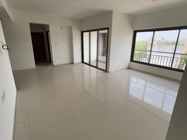 3 BHK Apartment in Navrangpura for rent Ahmedabad. The reference number is 20271990