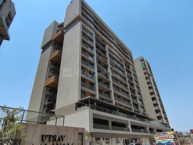 3 BHK Apartment in Naranpura for rent Ahmedabad. The reference number is 20691206