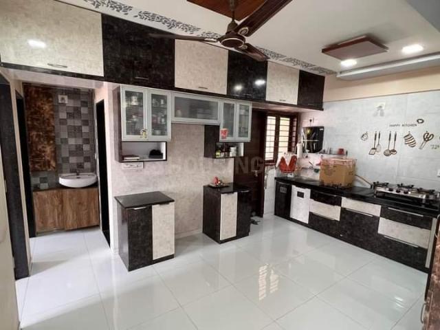 3 BHK Apartment in Naranpura for rent Ahmedabad. The reference number is 20747155