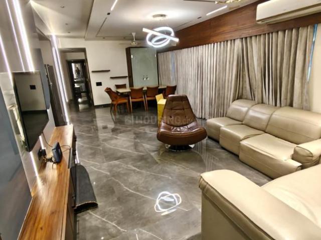 3 BHK Apartment in Naranpura for resale Ahmedabad. The reference number is 19936585