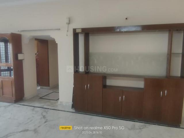 3 BHK Apartment in Narayanguda for resale Hyderabad. The reference number is 17354401