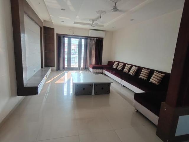 3 BHK Apartment in New Alkapuri for rent Vadodara. The reference number is 14807054