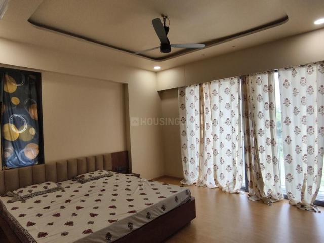 3 BHK Apartment in New Alkapuri for rent Vadodara. The reference number is 20800195