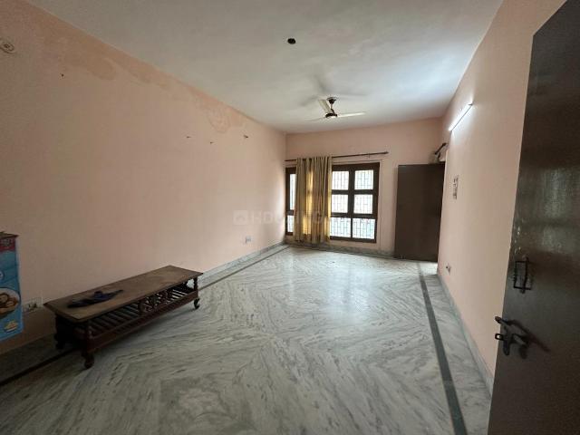 3 BHK Apartment in Nehru Nagar for resale Ghaziabad. The reference number is 20706759