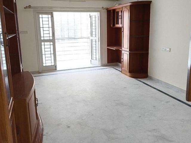 3 BHK Apartment in S.G. Palya for rent Bengaluru. The reference number is 19651695
