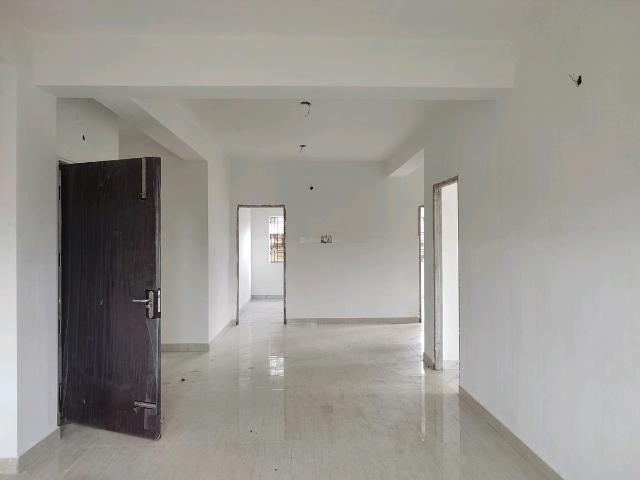 3 BHK Apartment in South Dum Dum for resale Kolkata. The reference number is 12413249