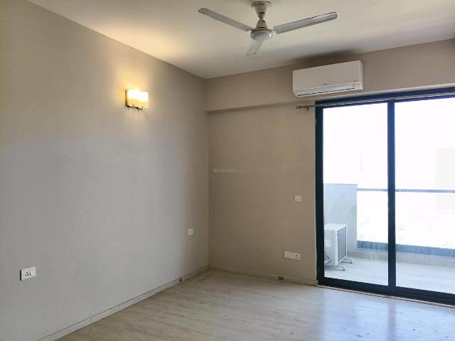 3 BHK Apartment in Southern Peripheral Road for rent Gurgaon. The reference number is 17906116