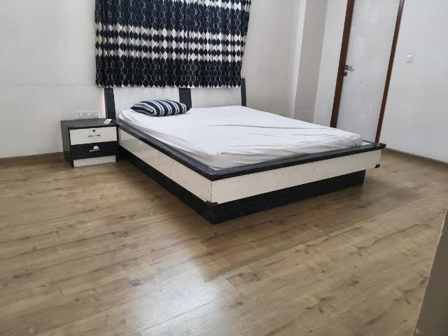 3 BHK Apartment in Sola for rent Ahmedabad. The reference number is 19849042