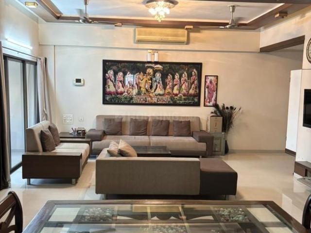 3 BHK Apartment in Satellite for rent Ahmedabad. The reference number is 20839960