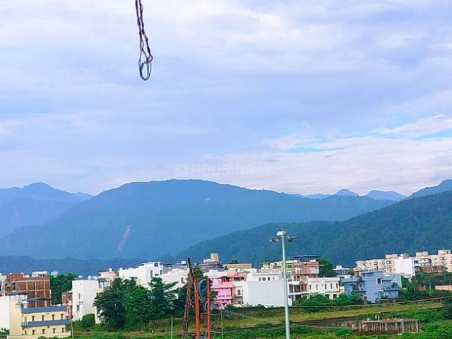 3 BHK Apartment in Sahastradhara Road for rent Dehradun. The reference number is 20977507