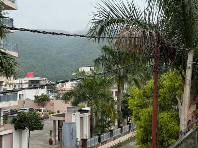3 BHK Apartment in Sahastradhara Road for rent Dehradun. The reference number is 20971438