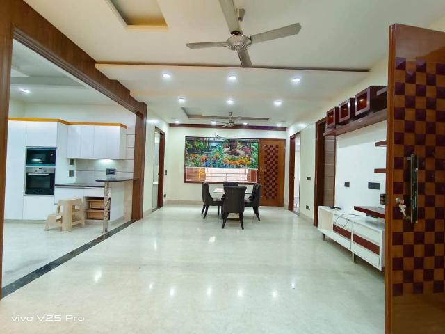 3 BHK Apartment in Saket for rent New Delhi. The reference number is 20605367