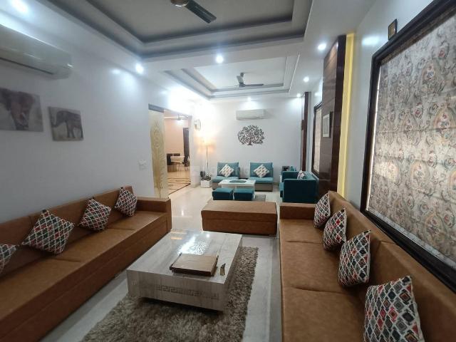 3 BHK Apartment in Saket for rent New Delhi. The reference number is 20745156