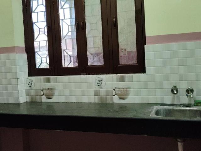 3 BHK Apartment in Saket Puri Colony for rent Mirzapur. The reference number is 18502352