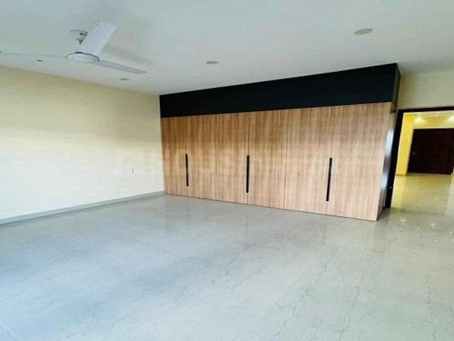 3 BHK Apartment in Sanauli for rent Zirakpur. The reference number is 20352619